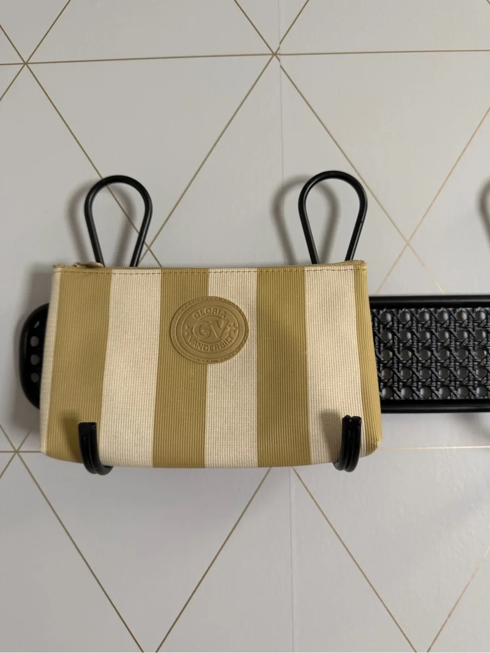 Gloria Vanderbilt Makeup Bag Striped Print Tan Cream Cosmetic Travel Pouch EUC